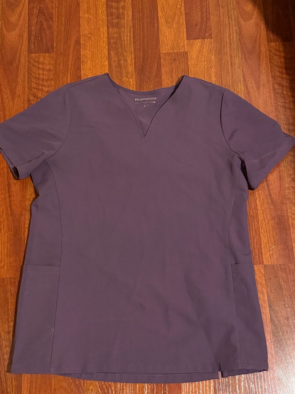 Mandala purple curved V neck scrub top. S